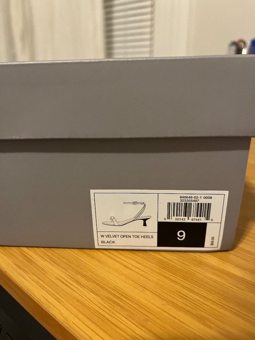 GAP Velvet Bow Kitten Heels NWT Size 9 (W)